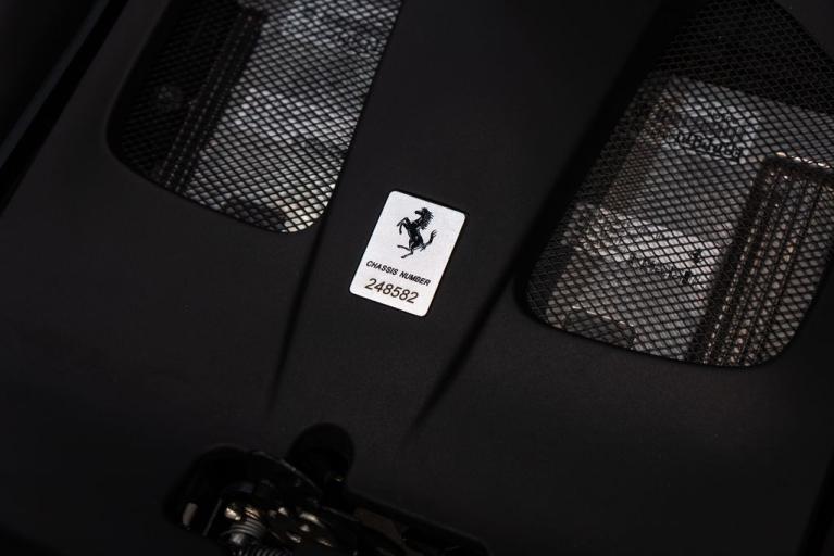 http://www.koenigseggchicago.com/galleria_images/80/80_p20_f.jpg