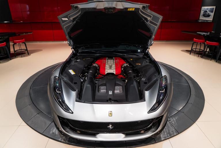 http://www.koenigseggchicago.com/galleria_images/80/80_p22_f.jpg