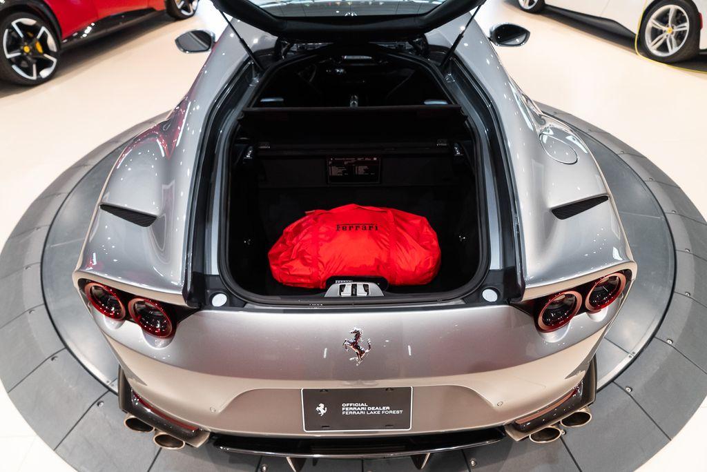 http://www.koenigseggchicago.com/galleria_images/80/80_p24_l.jpg