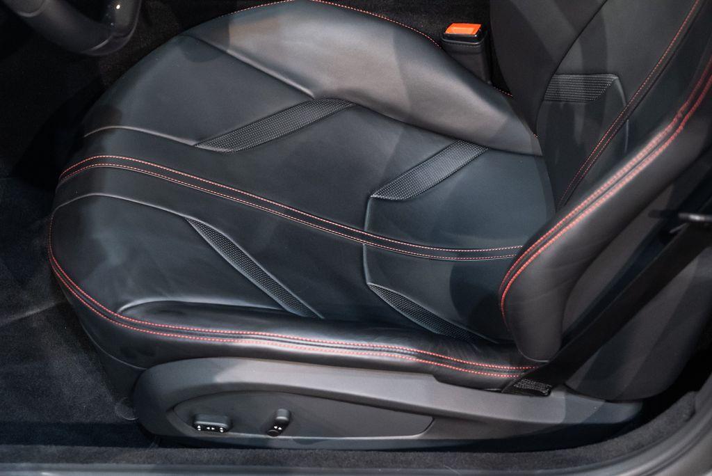 http://www.koenigseggchicago.com/galleria_images/80/80_p29_l.jpg