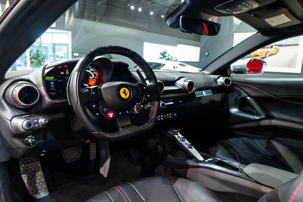 http://www.koenigseggchicago.com/galleria_images/80/80_p30_l.jpg