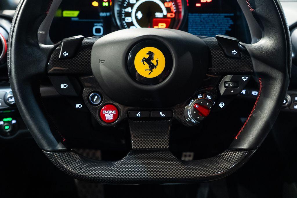 http://www.koenigseggchicago.com/galleria_images/80/80_p31_l.jpg