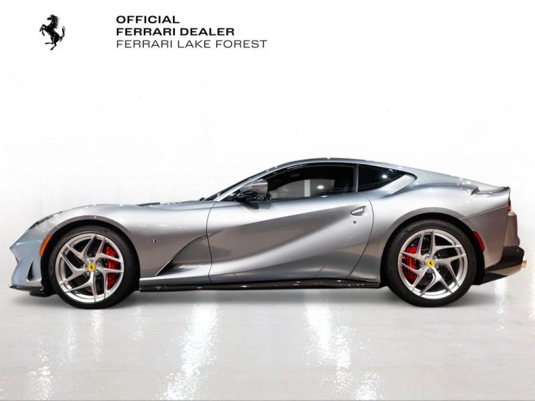 http://www.koenigseggchicago.com/galleria_images/80/80_p3_f.jpg