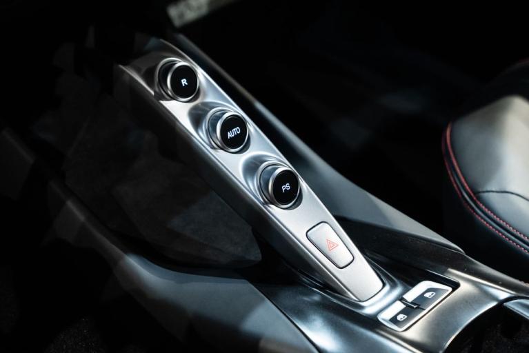 http://www.koenigseggchicago.com/galleria_images/80/80_p44_f.jpg
