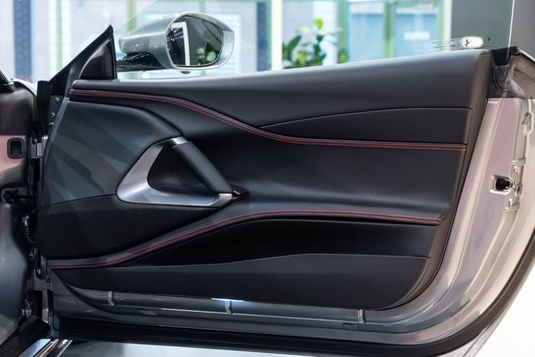http://www.koenigseggchicago.com/galleria_images/80/80_p53_f.jpg