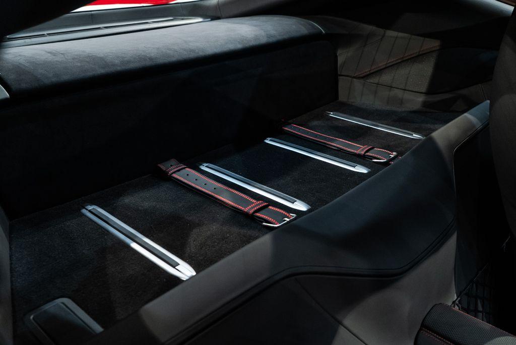 http://www.koenigseggchicago.com/galleria_images/80/80_p54_l.jpg