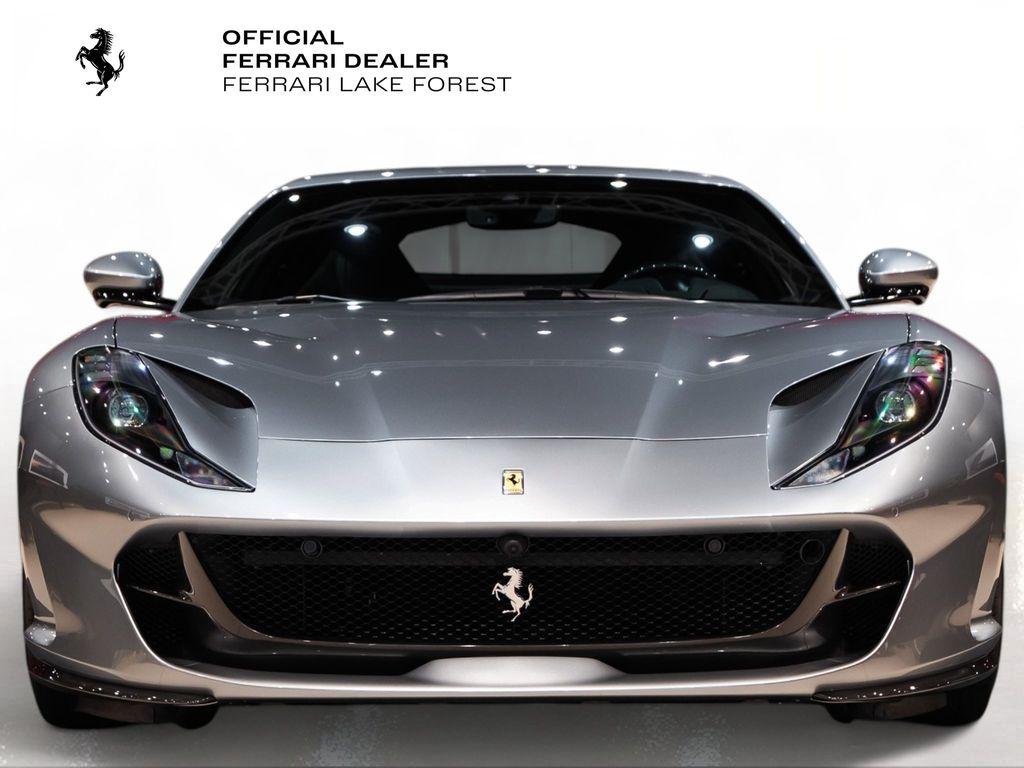 http://www.koenigseggchicago.com/galleria_images/80/80_p7_l.jpg