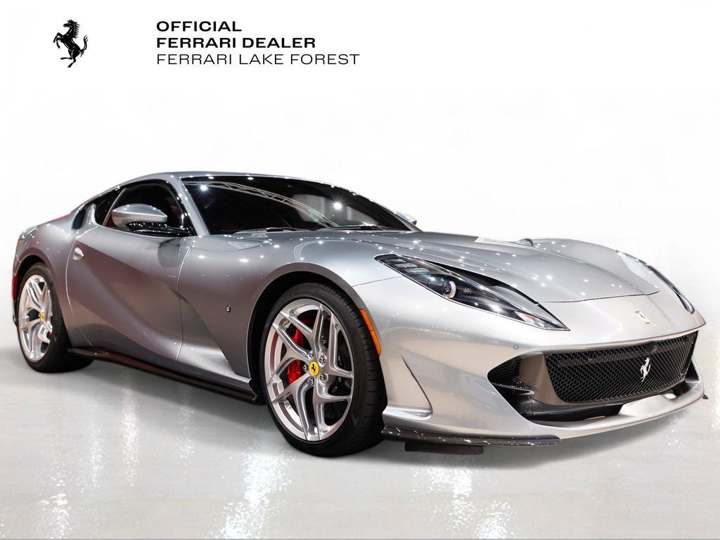http://www.koenigseggchicago.com/galleria_images/80/80_p8_l.jpg