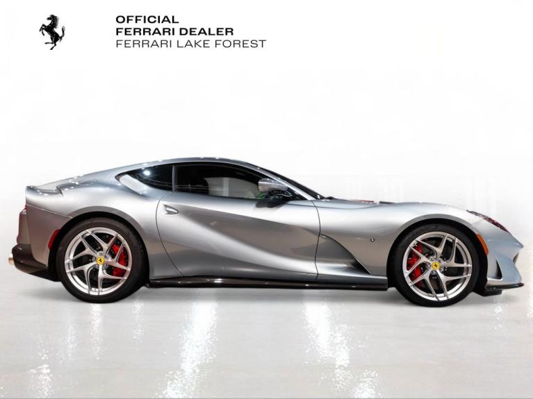 http://www.koenigseggchicago.com/galleria_images/80/80_p9_f.jpg