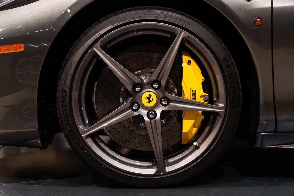 http://www.koenigseggchicago.com/galleria_images/81/81_p13_l.jpg