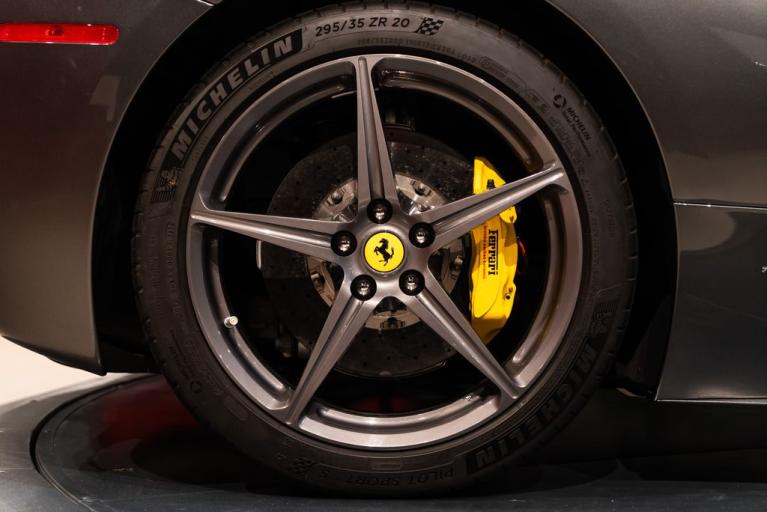 http://www.koenigseggchicago.com/galleria_images/81/81_p15_f.jpg