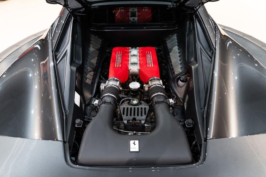 http://www.koenigseggchicago.com/galleria_images/81/81_p18_l.jpg