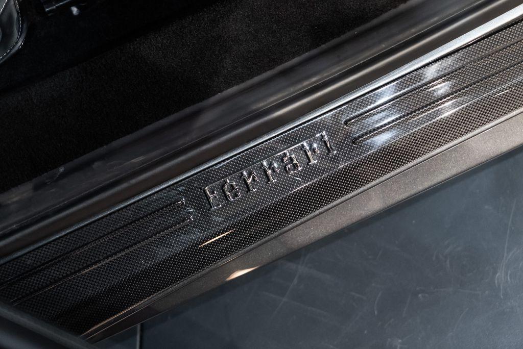 http://www.koenigseggchicago.com/galleria_images/81/81_p24_l.jpg