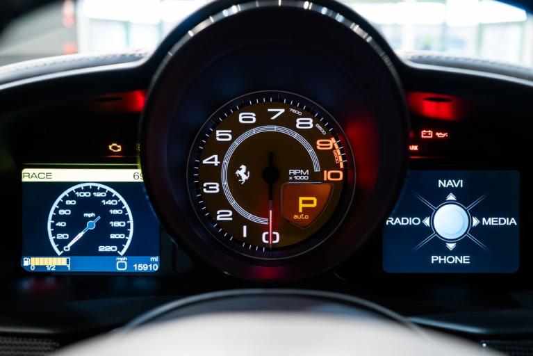 http://www.koenigseggchicago.com/galleria_images/81/81_p28_f.jpg