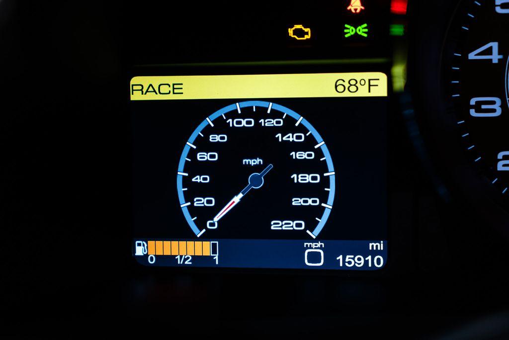 http://www.koenigseggchicago.com/galleria_images/81/81_p30_l.jpg