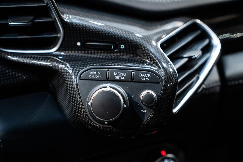 http://www.koenigseggchicago.com/galleria_images/81/81_p34_l.jpg