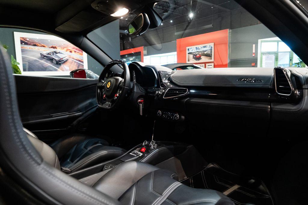 http://www.koenigseggchicago.com/galleria_images/81/81_p38_l.jpg