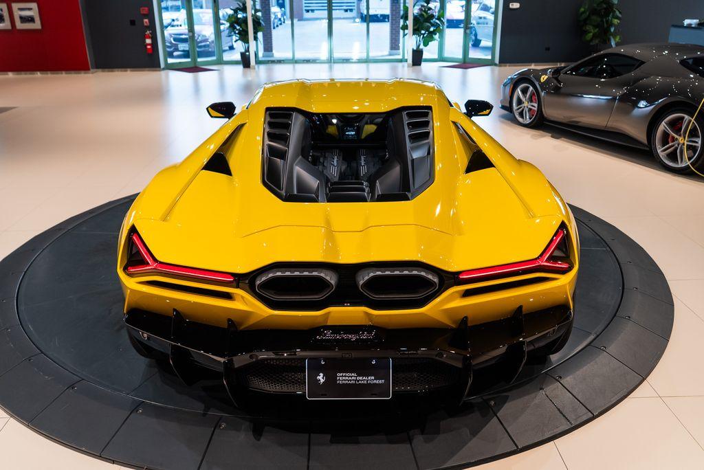 http://www.koenigseggchicago.com/galleria_images/82/82_p18_l.jpg