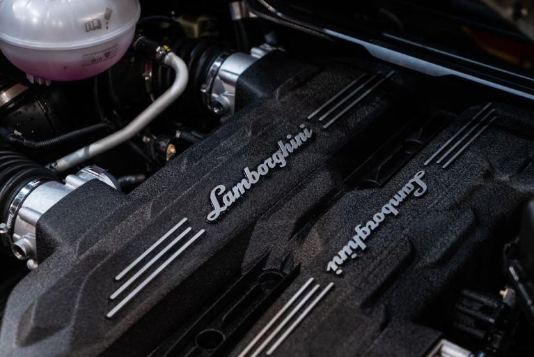 http://www.koenigseggchicago.com/galleria_images/82/82_p22_f.jpg