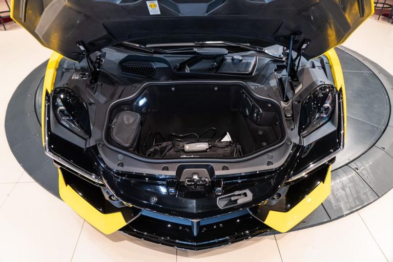 http://www.koenigseggchicago.com/galleria_images/82/82_p25_f.jpg