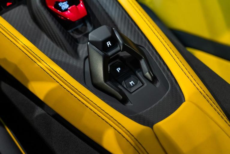 http://www.koenigseggchicago.com/galleria_images/82/82_p45_f.jpg