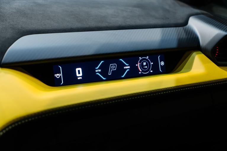 http://www.koenigseggchicago.com/galleria_images/82/82_p46_f.jpg