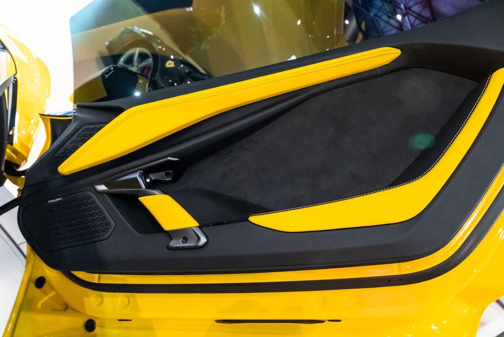 http://www.koenigseggchicago.com/galleria_images/82/82_p53_l.jpg