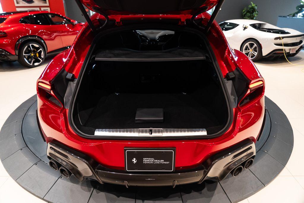 http://www.koenigseggchicago.com/galleria_images/83/83_p24_l.jpg