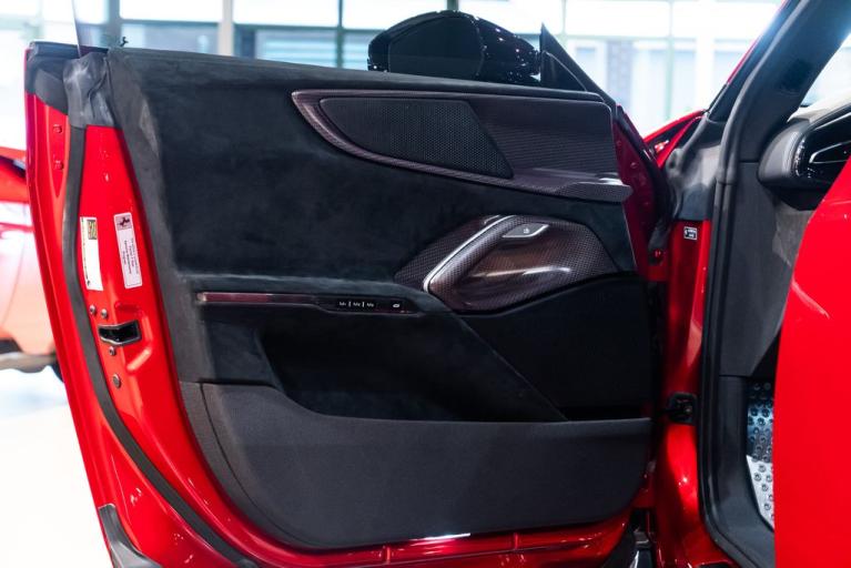 http://www.koenigseggchicago.com/galleria_images/83/83_p26_f.jpg