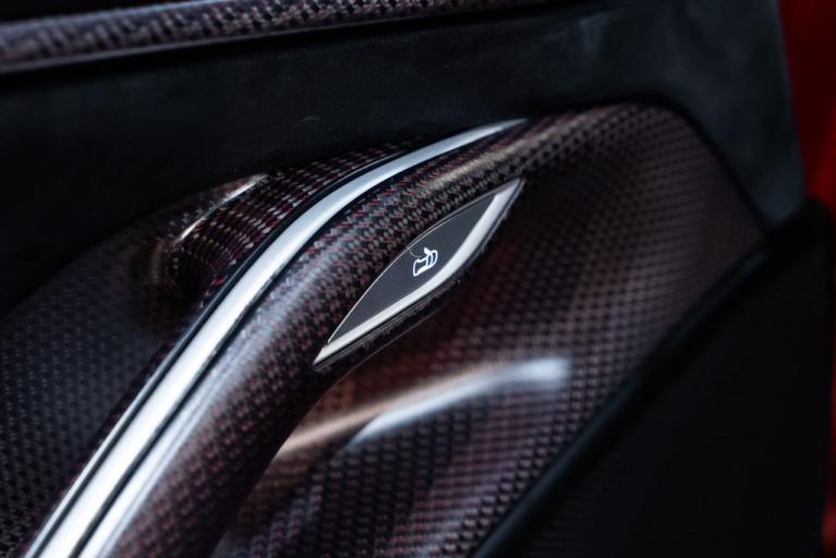 http://www.koenigseggchicago.com/galleria_images/83/83_p27_f.jpg