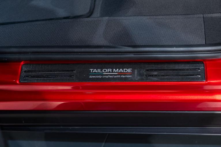 http://www.koenigseggchicago.com/galleria_images/83/83_p29_f.jpg
