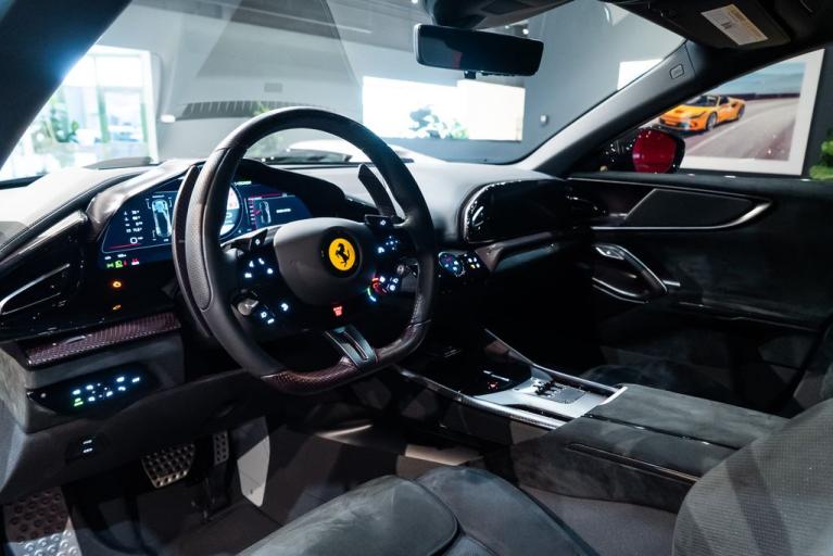 http://www.koenigseggchicago.com/galleria_images/83/83_p31_f.jpg