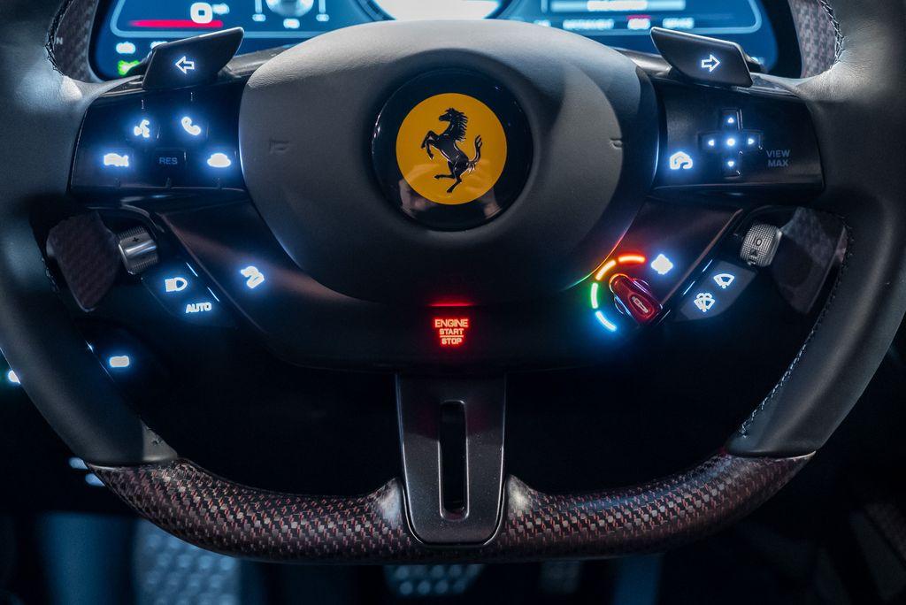 http://www.koenigseggchicago.com/galleria_images/83/83_p32_l.jpg
