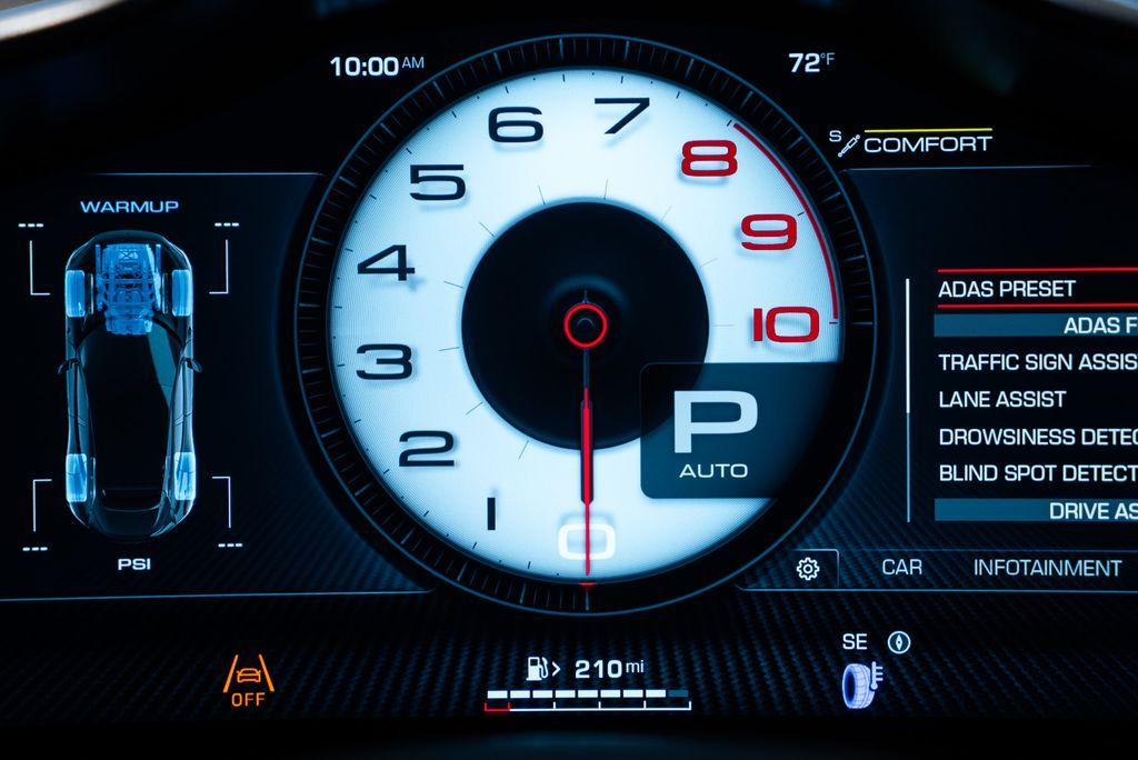 http://www.koenigseggchicago.com/galleria_images/83/83_p34_l.jpg