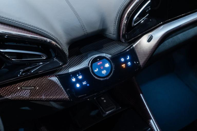 http://www.koenigseggchicago.com/galleria_images/83/83_p39_f.jpg