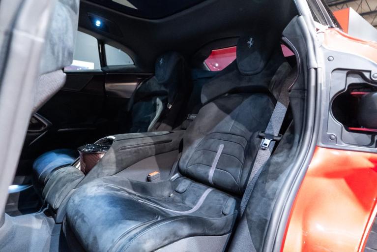 http://www.koenigseggchicago.com/galleria_images/83/83_p49_f.jpg