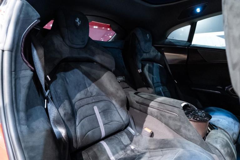 http://www.koenigseggchicago.com/galleria_images/83/83_p54_f.jpg