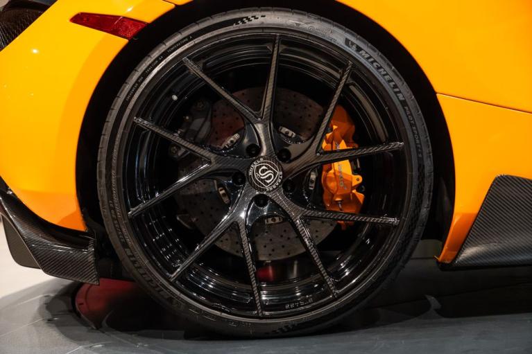http://www.koenigseggchicago.com/galleria_images/85/85_p15_f.jpg