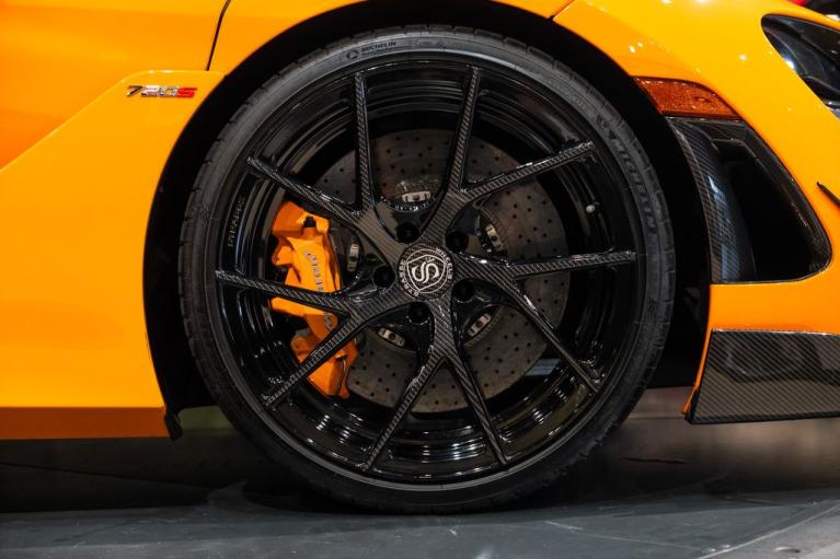 http://www.koenigseggchicago.com/galleria_images/85/85_p16_f.jpg