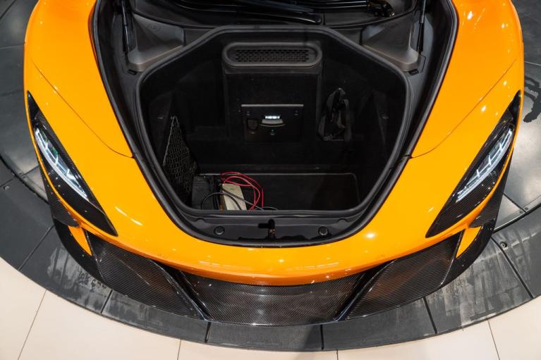 http://www.koenigseggchicago.com/galleria_images/85/85_p17_f.jpg