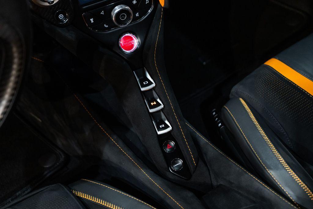 http://www.koenigseggchicago.com/galleria_images/85/85_p23_l.jpg
