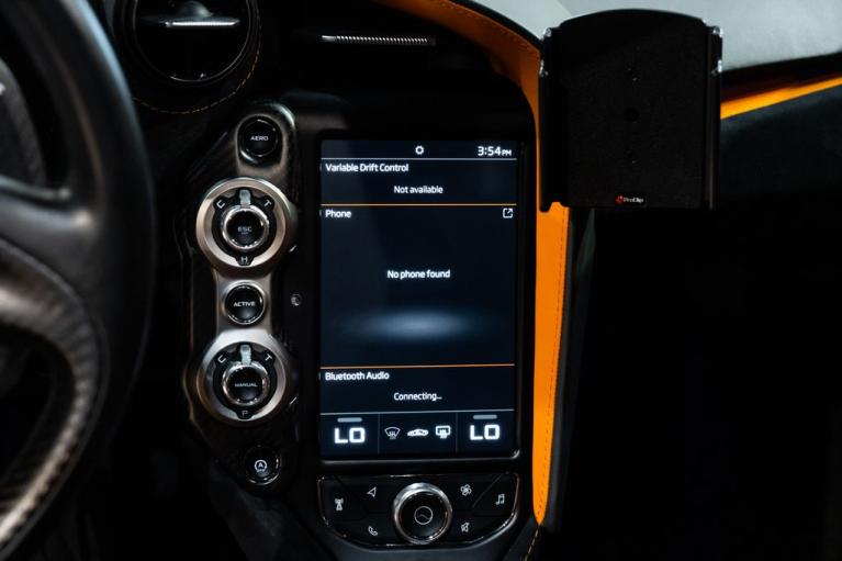 http://www.koenigseggchicago.com/galleria_images/85/85_p24_f.jpg