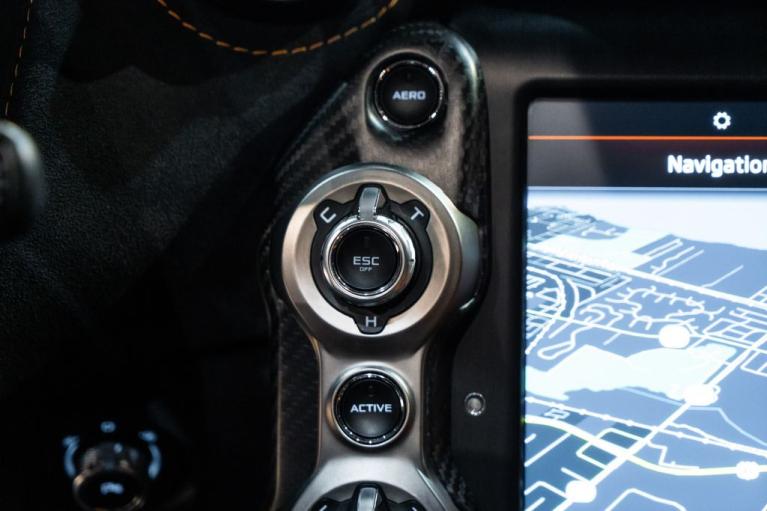 http://www.koenigseggchicago.com/galleria_images/85/85_p28_f.jpg