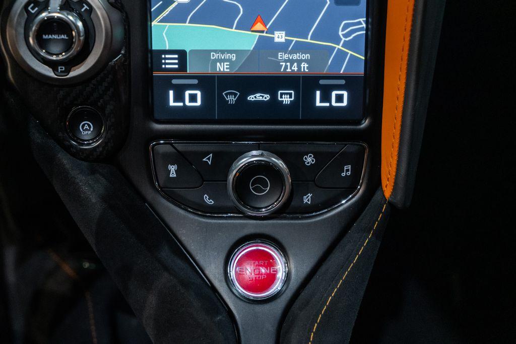 http://www.koenigseggchicago.com/galleria_images/85/85_p30_l.jpg