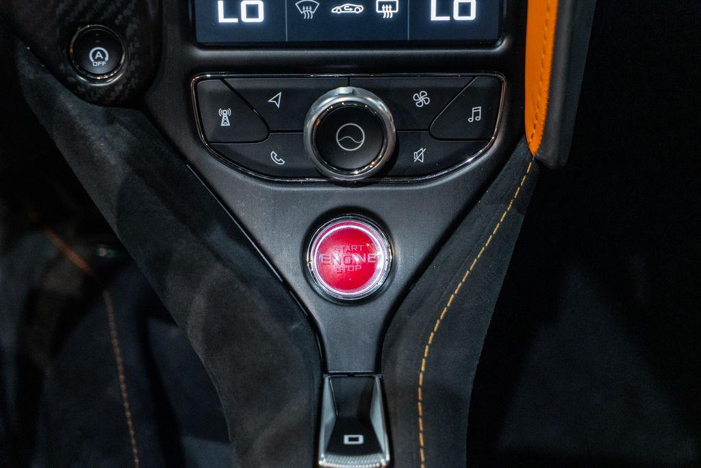 http://www.koenigseggchicago.com/galleria_images/85/85_p31_l.jpg