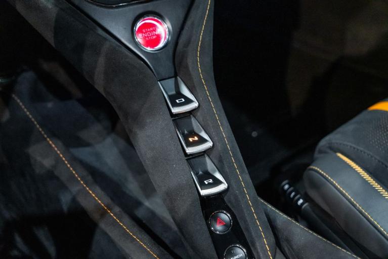 http://www.koenigseggchicago.com/galleria_images/85/85_p32_f.jpg