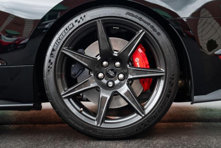 http://www.koenigseggchicago.com/galleria_images/86/86_p13_f.jpg