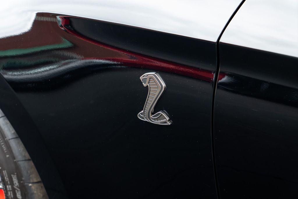 http://www.koenigseggchicago.com/galleria_images/86/86_p16_l.jpg