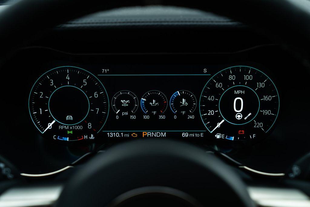 http://www.koenigseggchicago.com/galleria_images/86/86_p26_l.jpg