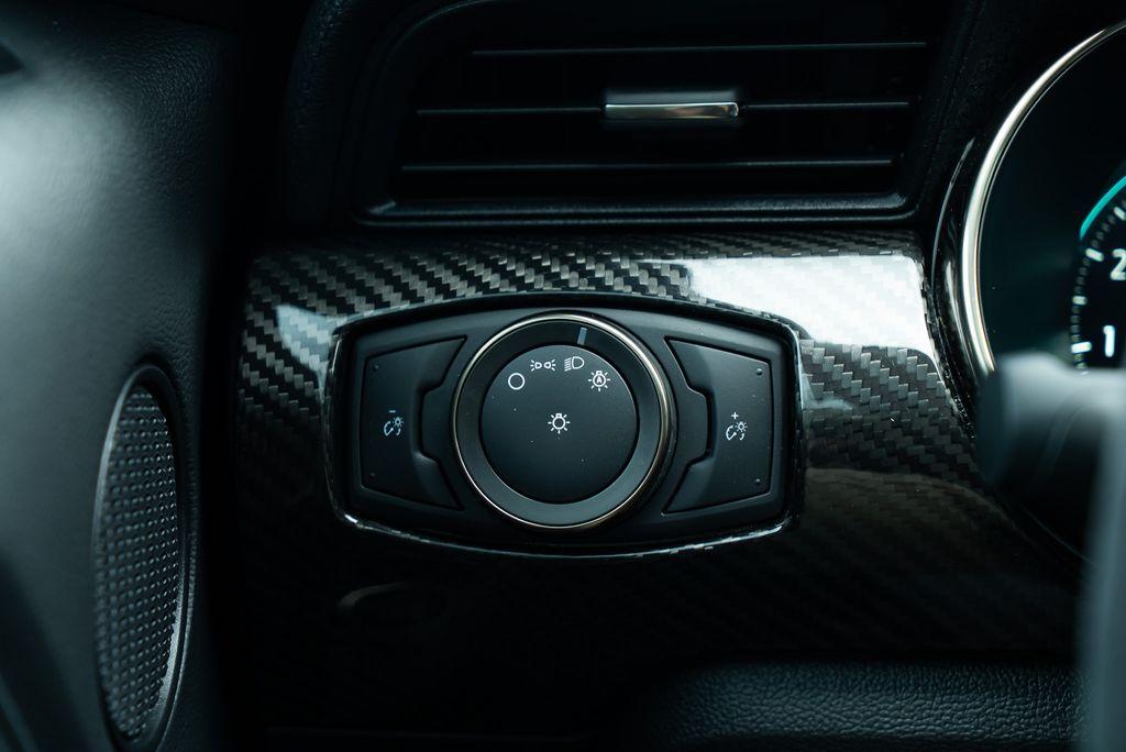 http://www.koenigseggchicago.com/galleria_images/86/86_p27_l.jpg